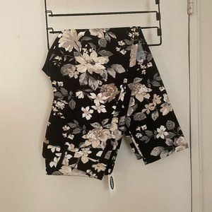 NWT - Old Navy Pixie Black/White Floral Pants - 10